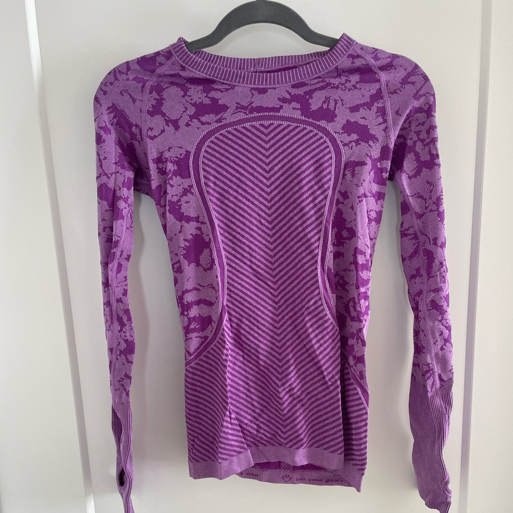 Lululemon Long sleeve swiftly size 6